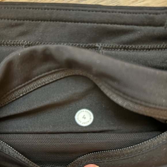 Lululemon Speed Up Shorts - Picture 3 of 5